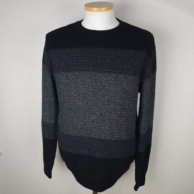 자라 라운드니트티 남자95사이즈 