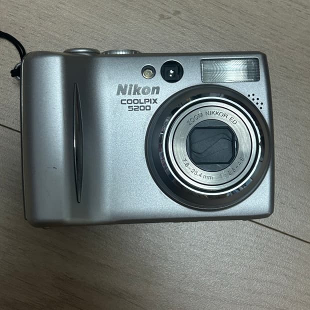 니콘쿨픽스 5200 빈티지 디카