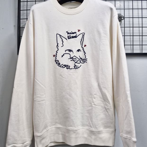 100L 메종키츠네 폭스헤드 맨투맨 아이보리.