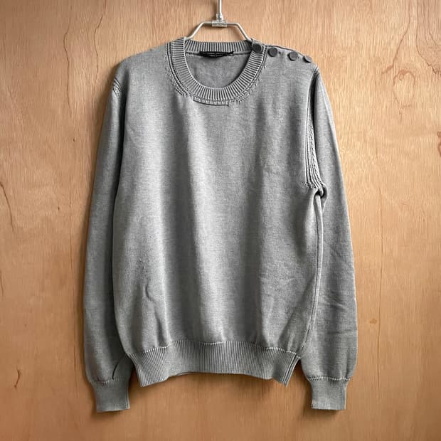 마크제이콥스 숄더 버튼 니트