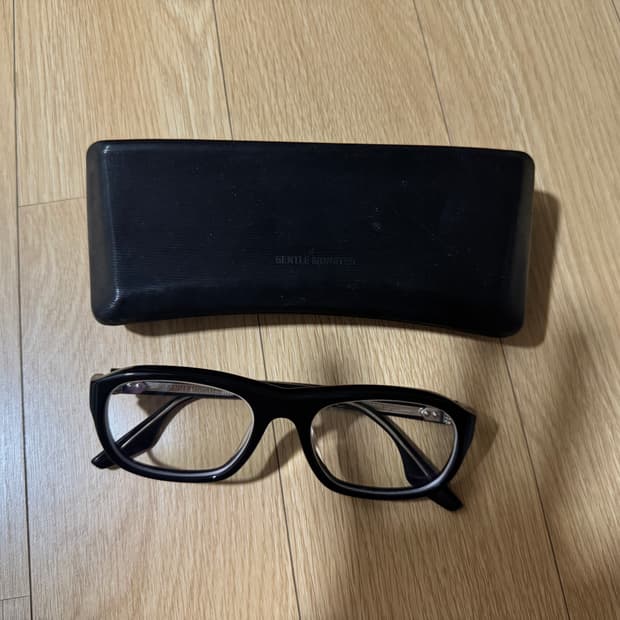 젠틀몬스터 페블L 블랙 팝니다