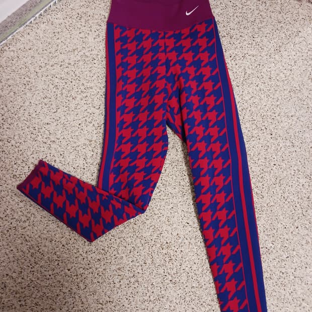 나이키 하이웨스트 니트레깅스