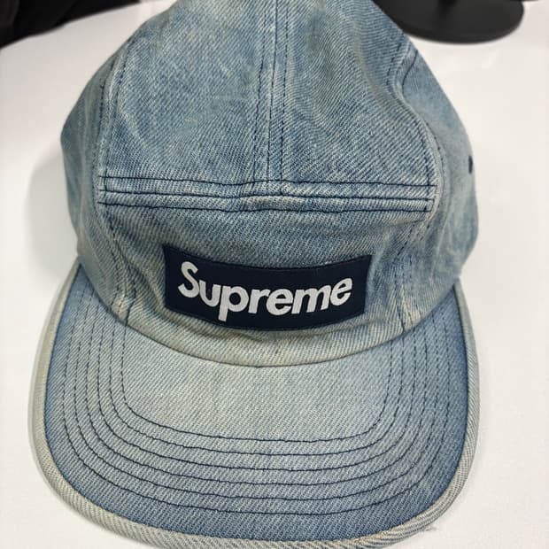 실착0회/ 크림 구매/ 슈프림 워시드 치노 트윌 캠프캡 데님 - 25FW