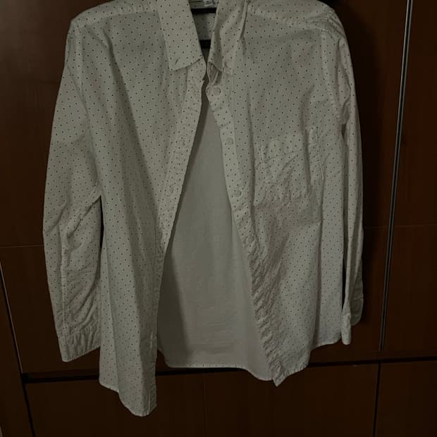 유니클로 땡땡이 셔츠