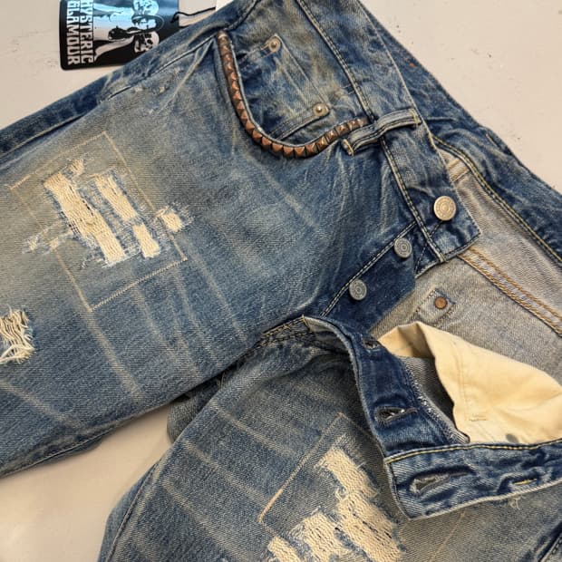 히스테릭 글래머 데미지드 스터드 데님