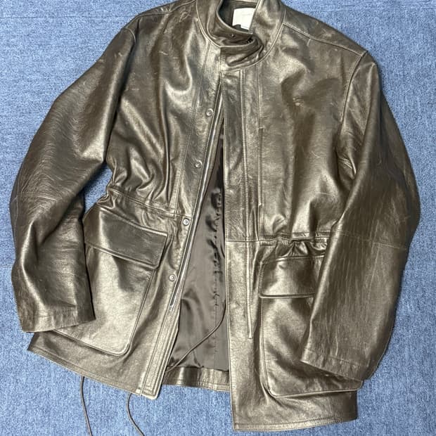 [S] 유스 하이넥 레더 하프 코트