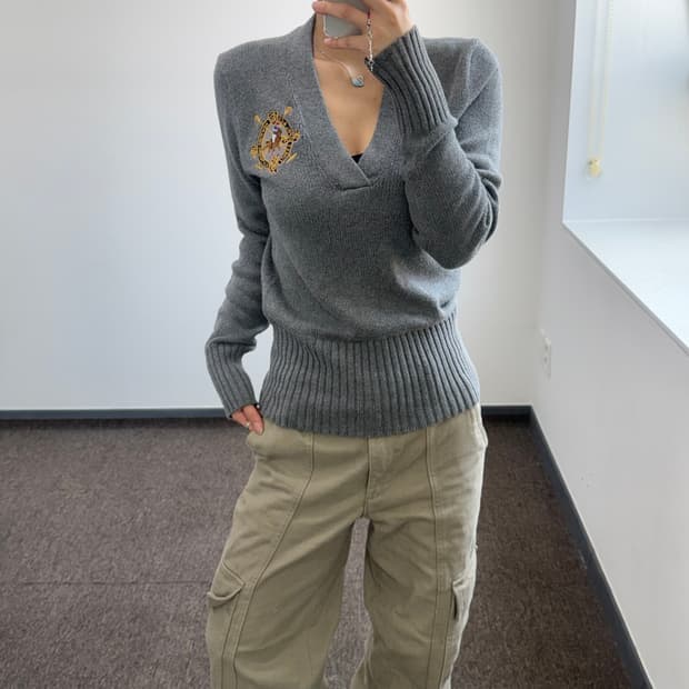 Polo 폴로 자수 로고 브이넥 그레이 니트