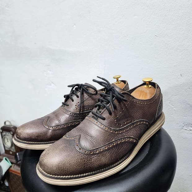 콜한 브라운 윙팁 남성 구두
