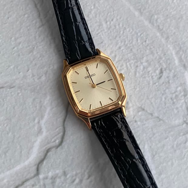 Seiko 스퀘어 골드 쿼츠
