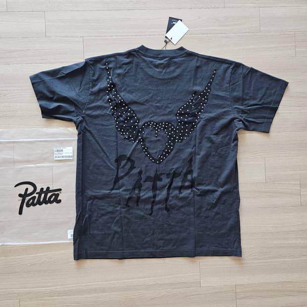 XL 105 새제품) Patta 파타 앤젤 윙 문레스 나이트 반팔 티셔츠