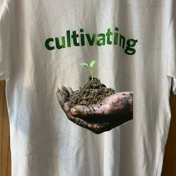 길단 사의 Cultivating 그린 무늬 로고 티셔츠 M 구제 빈티지