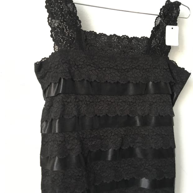 Lace layer sleeveless