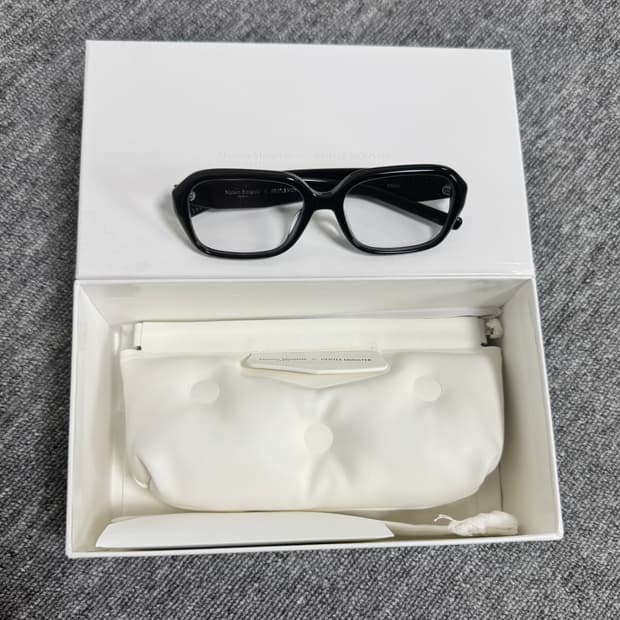 메종마르지엘라 X 젠틀몬스터 mm212팝니다