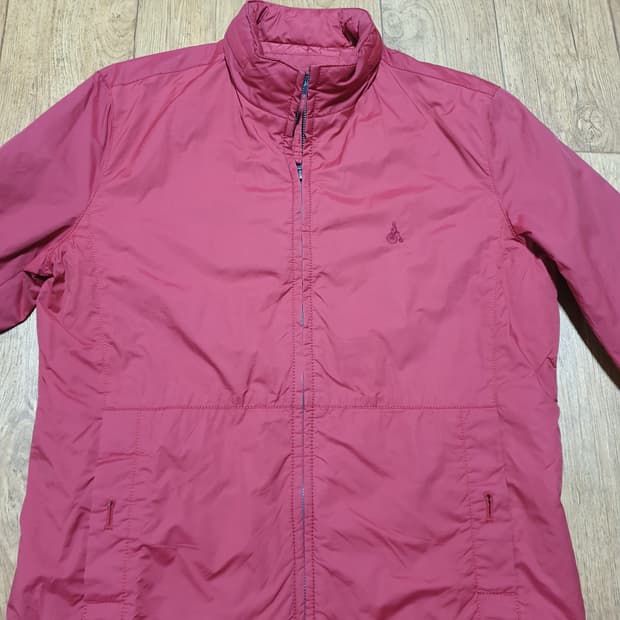 1227 빈폴 바람막이 점퍼 95 사이즈입니다