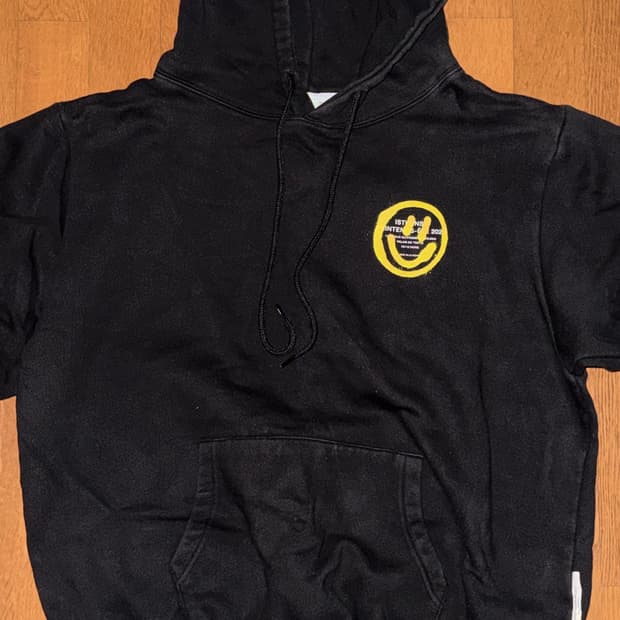 이스트쿤스트 후드티