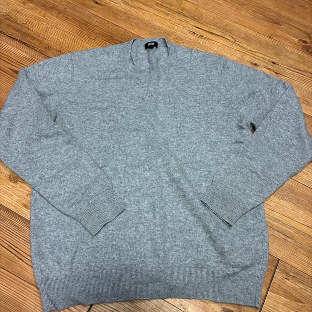 유니클로 캐시미어 니트 그레이