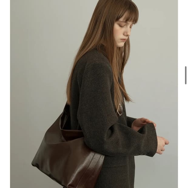 아더템포 루바토 초코 숄더백