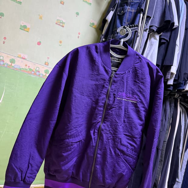안냐세여 아디다스 희귀매물 오리지널 봄버 자켓 xs판매합니다.