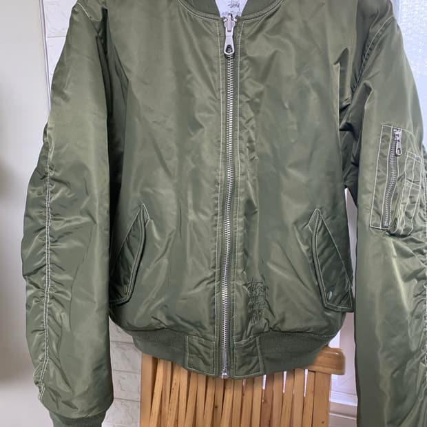 스투시 빌트 리버시블 봄버 자켓 올리브