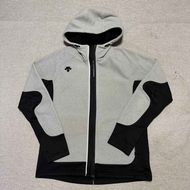 데상트 기모 폴라텍 후디