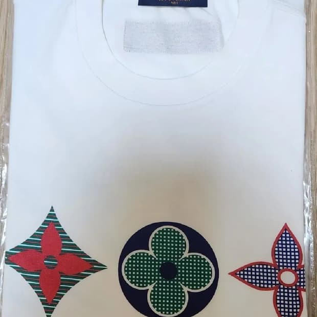 [정품] 루이비통 플라워 멀티 반팔티셔츠 M (남여공용) 새상품급 한정판