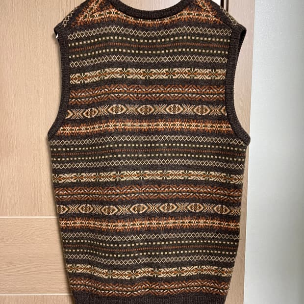 [부기홀리데이] 페어아일 니트 베스트 (브라운)