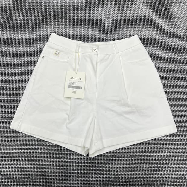 틸아이다이 화이트 숏팬츠