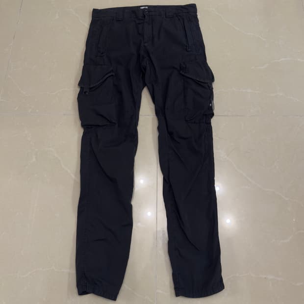 CP Company 렌즈 포켓 블랙 와이드 카고 팬츠 48
