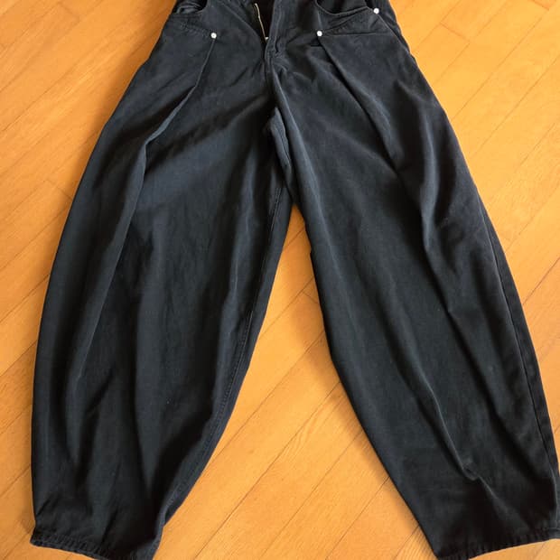Idws 벌룬팬츠 Soft Suede Twill Balloon Pants