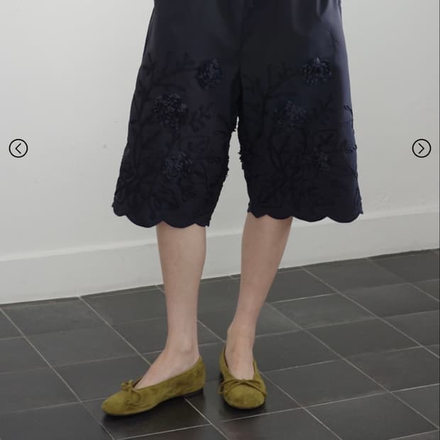 hwi 구해요 POPPY HALF PANTS [NAVY]