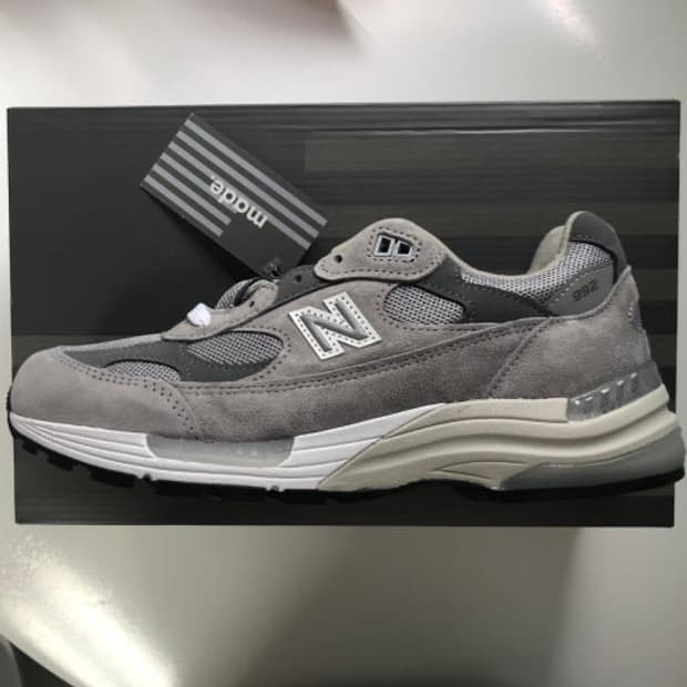 뉴발란스 992 그레이