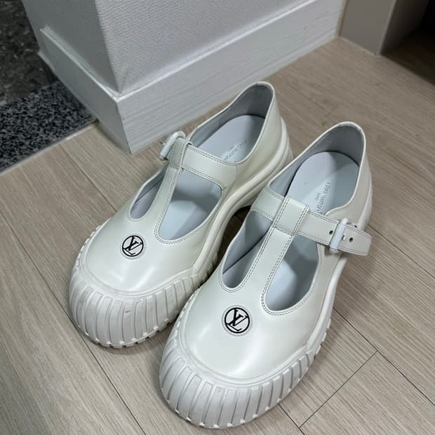 [사이즈 EU39] 루이비통 루비 플랫 매리 제인 화이트
