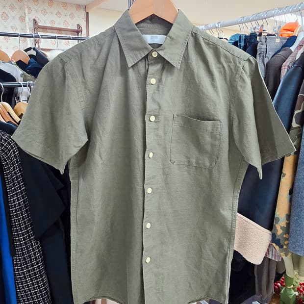 S 유니클로 카키 반팔 셔츠 컨디션최상