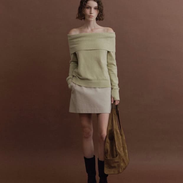 포유어아이즈온리 포유온 1회착용 arin off shoulder knit