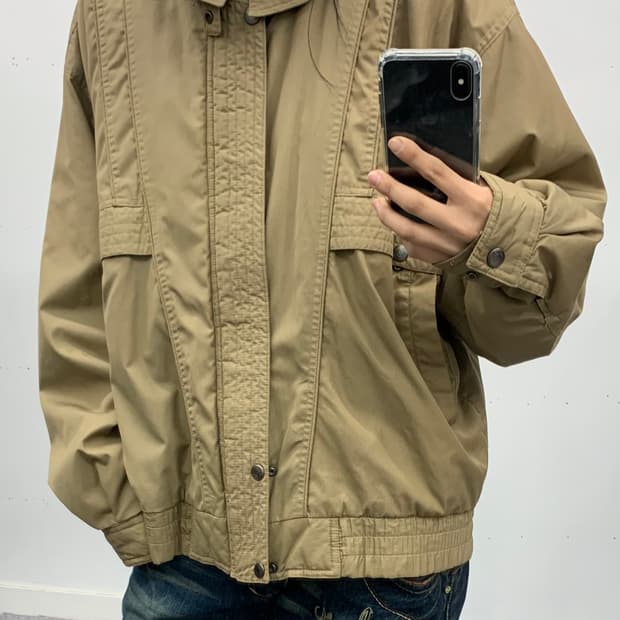 재패니즈 베이지 봄버