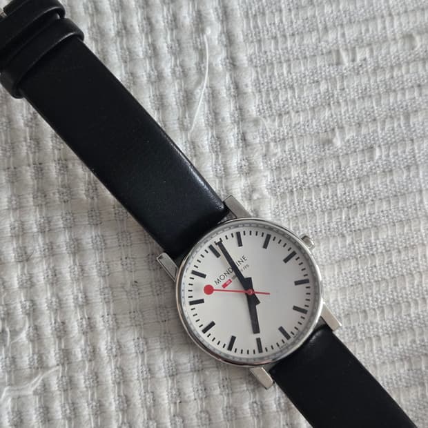 몬데인 클래식 쿼츠 스위스 레일웨이