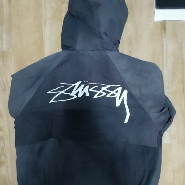 스투시 바람막이