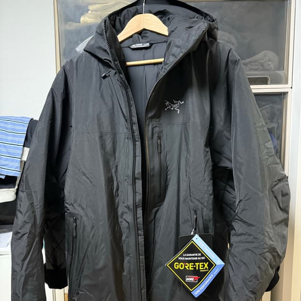 [L] 아크테릭스 베타 인슐레이티드 자켓 블랙