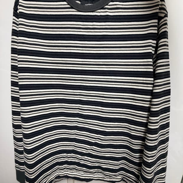 999휴머니티 스트라이프 롱슬리브