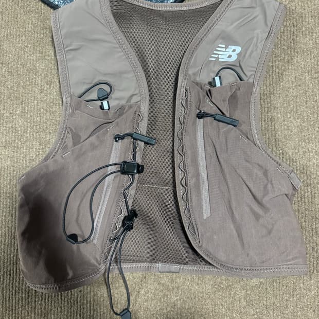 뉴발란스 러닝베스트