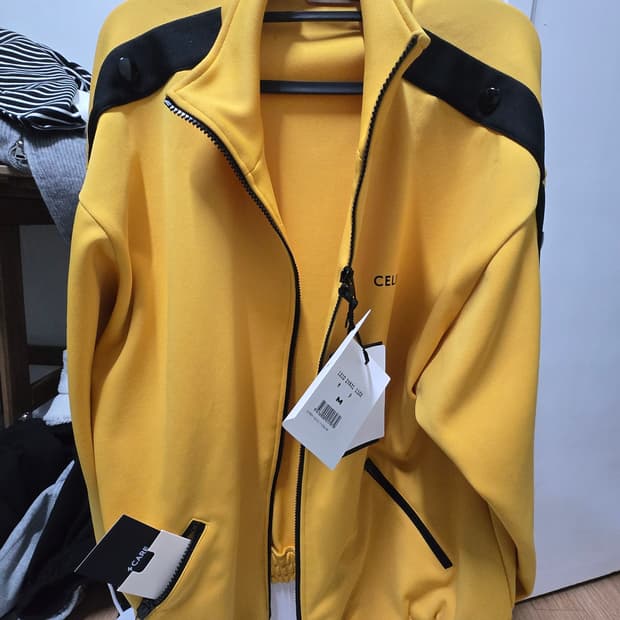 정품 셀린느 옐로우 트랙탑 M 상의