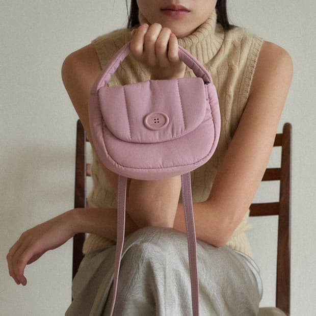 몽드몽드 클래식 패딩 크로스백 핑크(새제품)