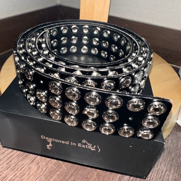 racer worldwide black button belt