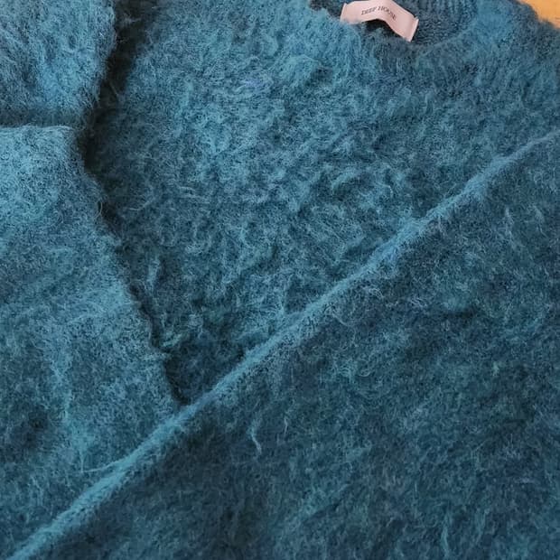 에메랄드 모헤어 크롭니트