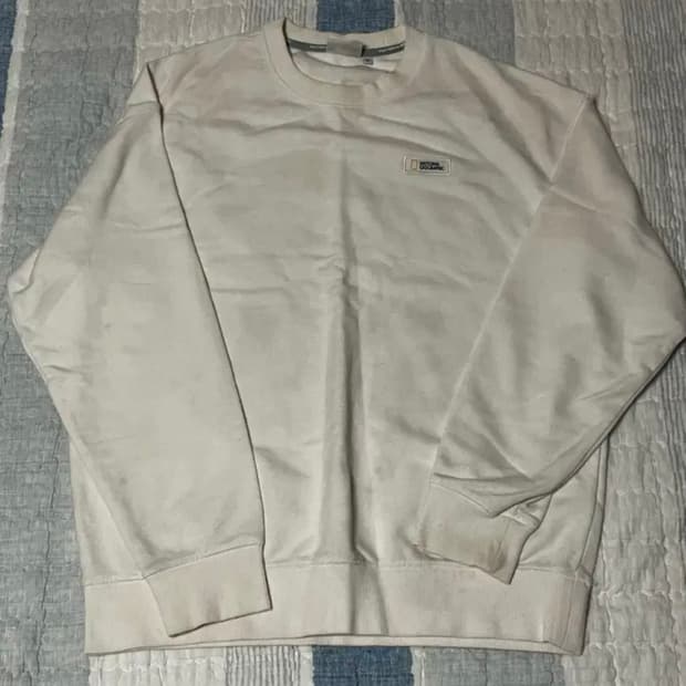 흰색 내셔널지오그래픽 맨투맨 / 구매시 비니 무료 증정