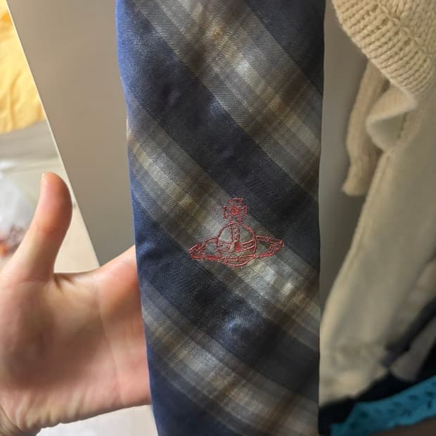 비비안웨스트우드 넥타이