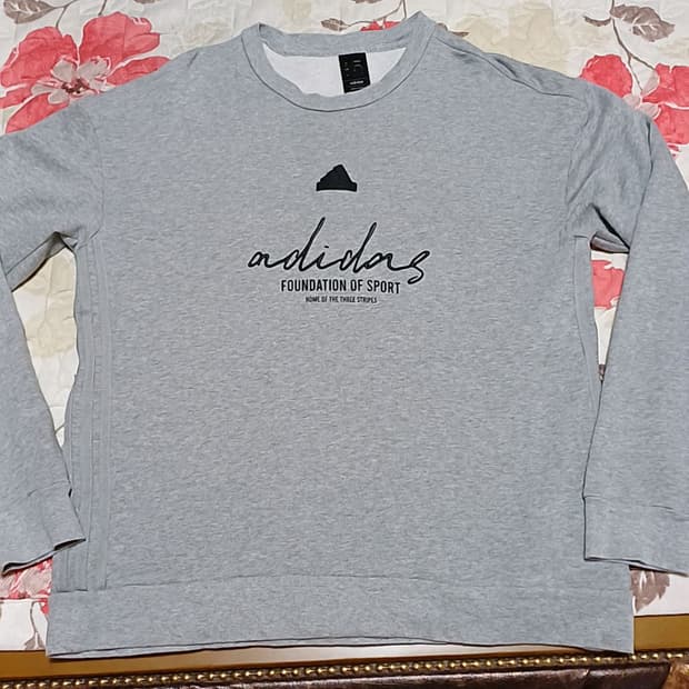아디다스 춘추용맨투맨 실측105 가슴57 기장70