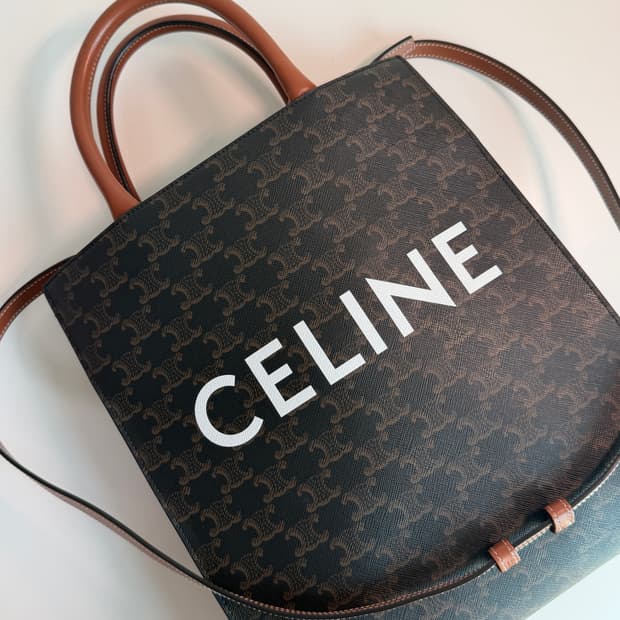 셀린느 트리오페 캔버스 미디움 토트백 탄