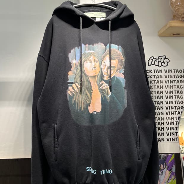 오프화이트 뱀파이어 프린트 후드티