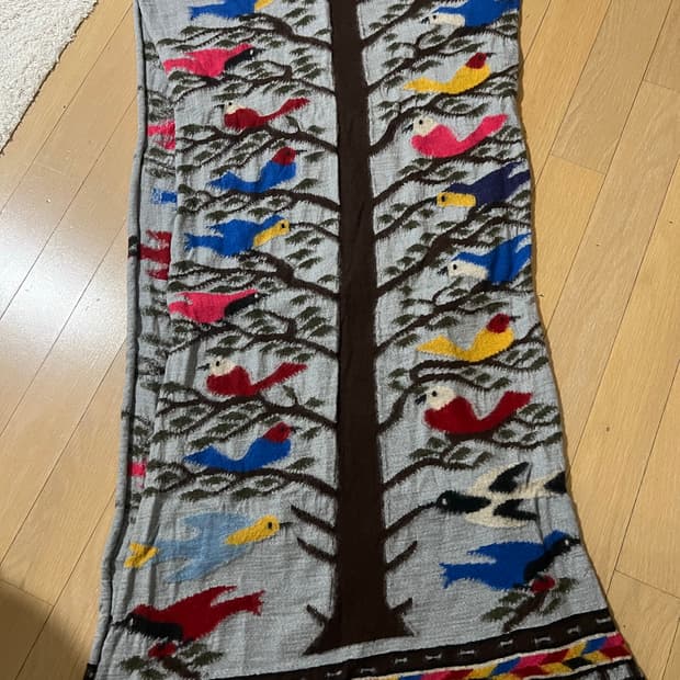 캐피탈 펠티드 울 버드 트리 스카프